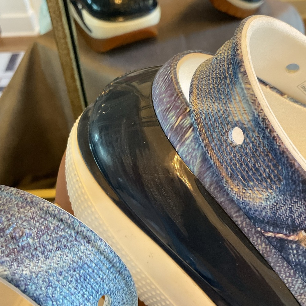 Crocs Mega Crush Blue Denim Print Sandals with Floral and Pearls Charms Sz 10w - Picture 6 of 7